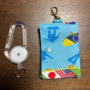 2点セット リール付きカラビナとカードキーケース スケボー柄 ハンドメイド
