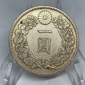 あ130大日本 新一円 一圓 明治11年 菊紋 極美品大型硬貨 日本硬貨 貿易銀 日本古銭 コレクションコイン 貨幣 重さ約26g