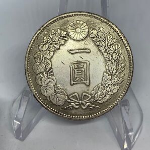 あ131大日本 新一円 一圓 明治8年 菊紋 極美品大型硬貨 日本硬貨 貿易銀 日本古銭 コレクションコイン 貨幣 重さ約26g