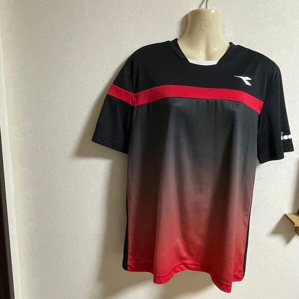 diadora グラデーションTシャツ レッド系 Mサイズ相当