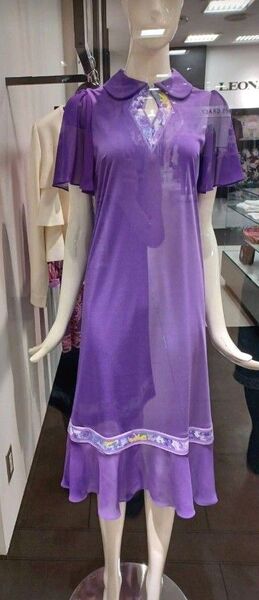 ☆タグ付き未使用品☆ レオナール 2024年 フリル袖 ミディ丈ワンピース 4サイズ(42) 大きいサイズ