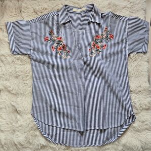 ストライプ×花刺繍 半袖シャツ ブラウス