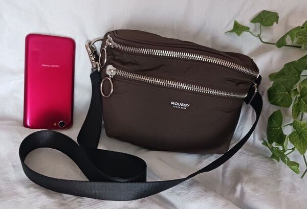 MOUSSY ふっくら ボディバッグ 美品