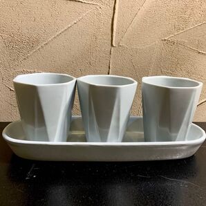 スタイリッシュな陶器鉢◆底穴ありポット3点とソーサーのセット◆淡い水色