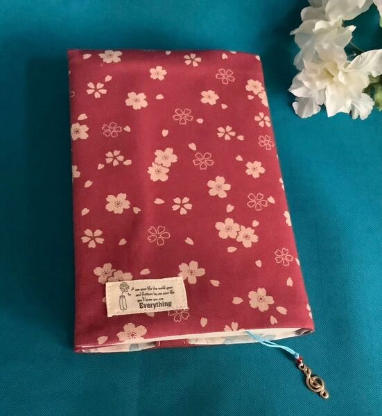 ブックカバー 文庫本サイズ ハンドメイド しおり紐付き 桜柄