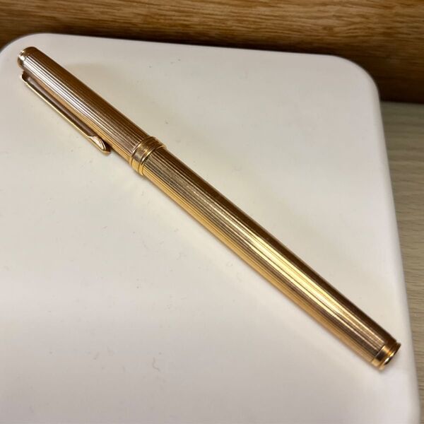 Colibri OF LONDON ドイツ製・ボールペン ゴールド・首軸の破損部分有り(交換必要)。