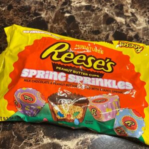 Reese's SPRING SPRINKLES MINIATURES PEANUT BUTTER CUPS