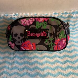 Betseyville ポーチ ドクロ柄ビンテージ品。