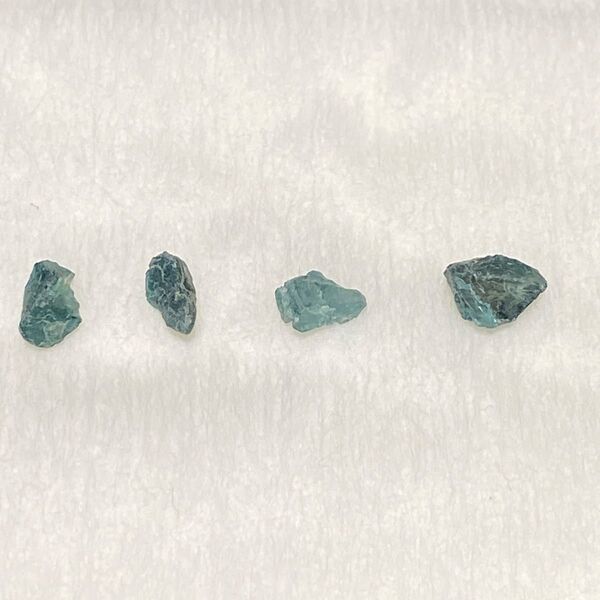グランディディエライト 原石 鉱物標本 約1.41ct 天然石 希少石