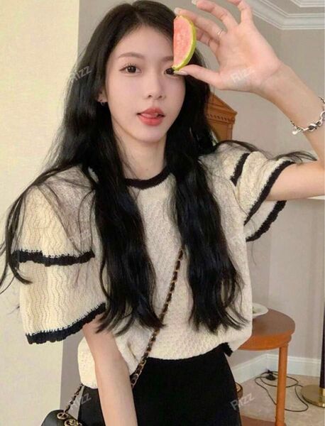 SHEIN コントラストトリム パフスリーブニット トップス 韓国