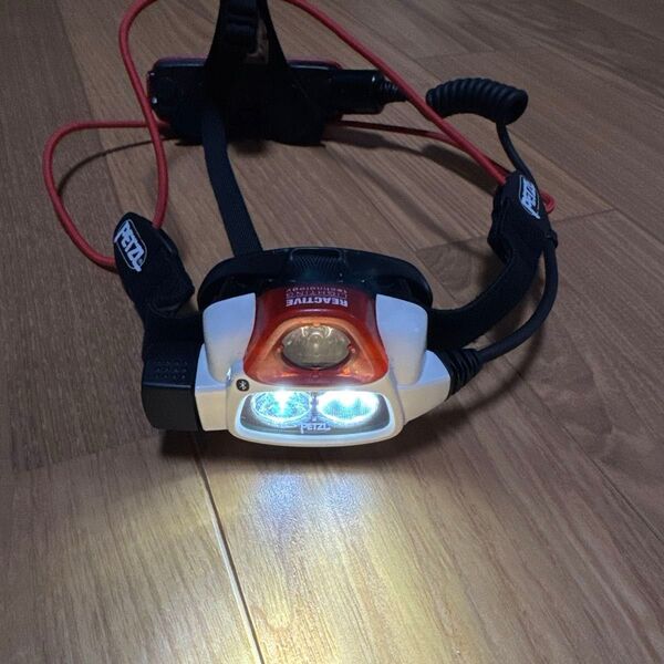 petzl ペツルNAO+ ヘッドライト 登山 キャンプ用品 トレイルランニング ランニングウェア 防災ライト