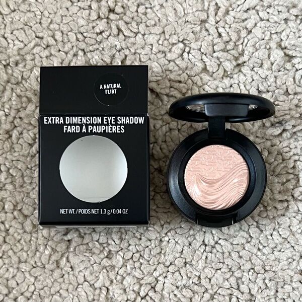 MAC エクストラディメンションアイシャドウ アナチュラルフラート