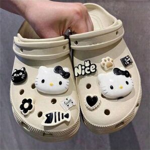 新品 キティ クロックス パーツ モノトーン