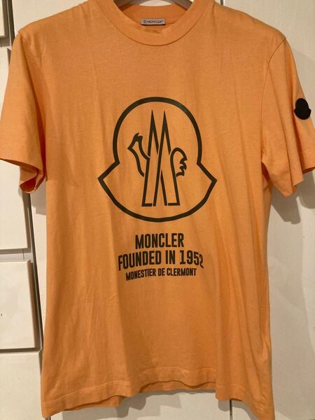 激安】サイズM モンクレール 半袖Tシャツ オレンジ