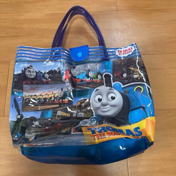 トーマス プールバック