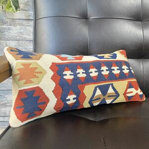 Art hand Auction 터키 카펫으로 만든 쿠션 커버 GS011 Kilim Old Kilim 수제 앤티크 베개 커버 베개 케이스 터키 상품 직사각형, 가구, 내부, 인테리어 소품, 쿠션커버