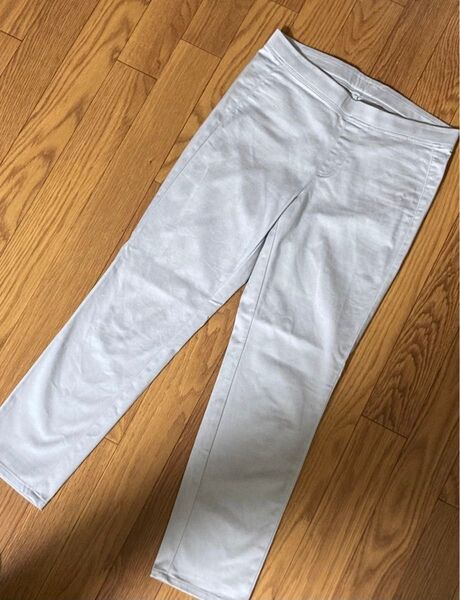 UNIQLO クロップドレギンスパンツ(股下59センチ)Sサイズ グレージュ