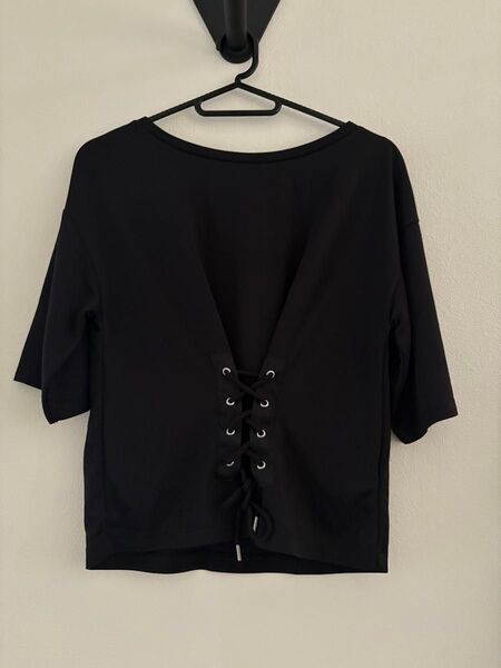 GU ウエストシェイプ Tシャツ