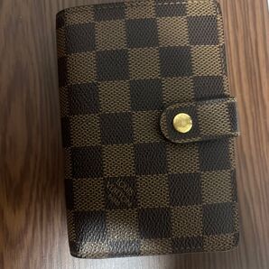 ルイヴィトン 2つ折り 財布 コンパクト