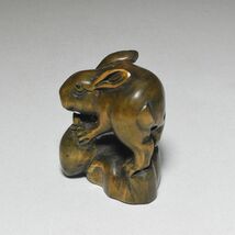 根付 兎 ウサギ 柘植 木彫品 木製 彫刻品 現品お渡し na07-ｊ-11_画像6