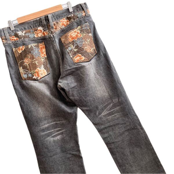 【美品】和柄 ストレートデニム ジーンズ 花柄 XXL 大きなサイズ グレー