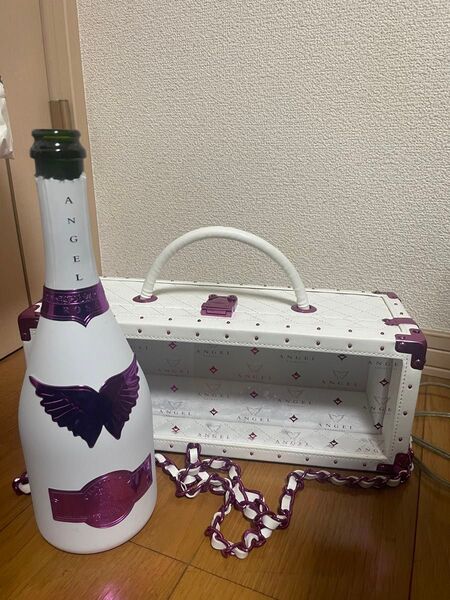 エンジェル ホワイト バレンタインデー・エディション ロゼ レザータイプ