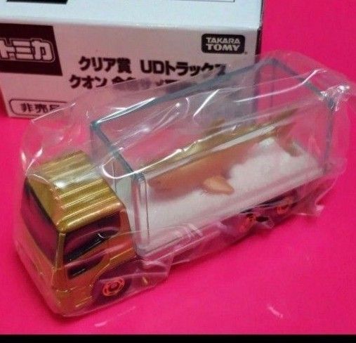非売品 クリア賞 UDトラックス クオン 金色サメ運搬トラック □Ⅰ□ⅢⅢ□■■■□Ⅰ□