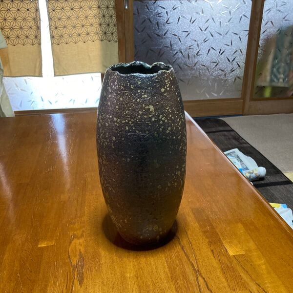 【再値下げ】信楽焼花瓶幅約13cm×挿し口約9cm×底約8.8cm×高さ約29cm引出物として頂戴そのまま自宅保管未使用ですが経年