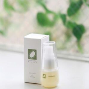 いきいきとしたハリツヤ肌を叶える「みどりまゆ」由来・天然保湿成分配合の美容液