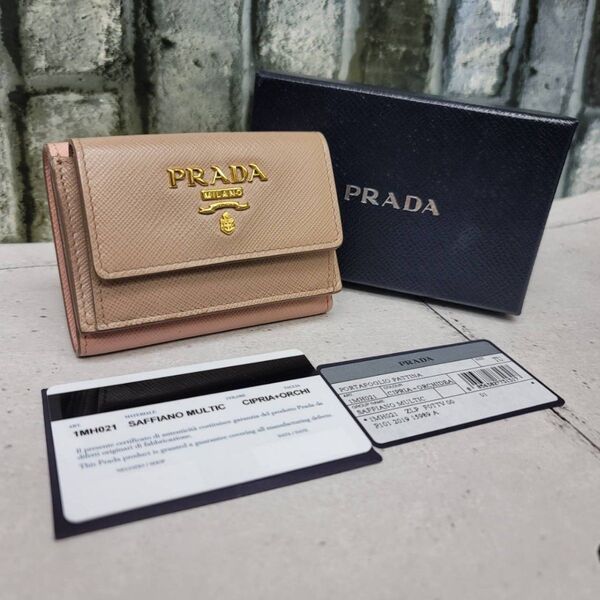 希少 美品 正規品PRADAサフィアーノ1MH021 ピンクベージュ プラダ財布