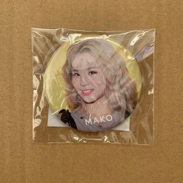 NiziU『Take a picture/Poppin'Shakin'』缶バッジ マコ