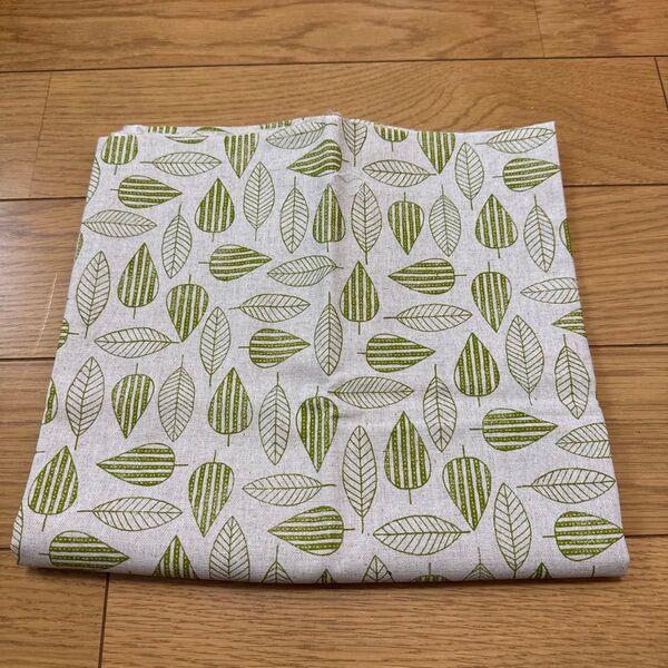生地 布 ハンドメイド 綿麻っぽい?リーフ柄 未使用