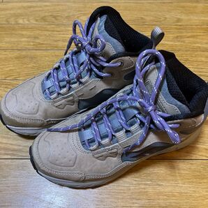 HI-TEC. EASTEND MID WP HKU32