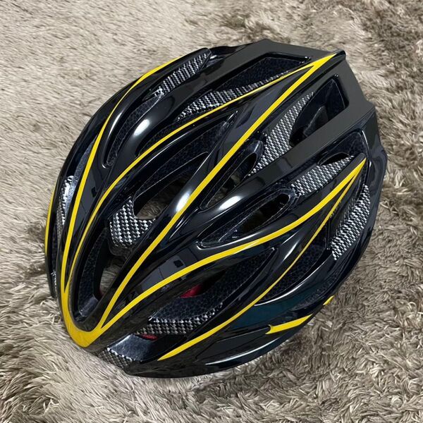 【値下げ】超軽量ヘルメット ブラック イエローライン 頭囲調整可能 自転車 マウンテンバイク スケボー