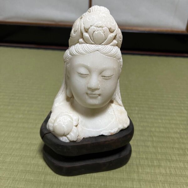 観音菩薩像 石膏 台座付き