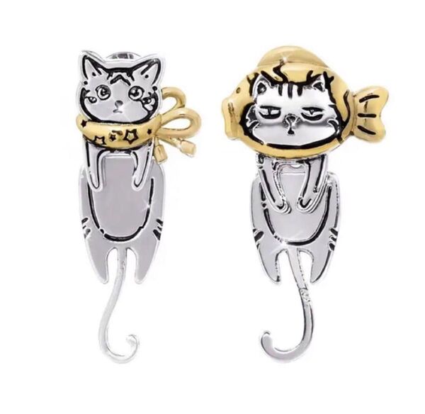 猫と魚のデザインピアス(両耳用)