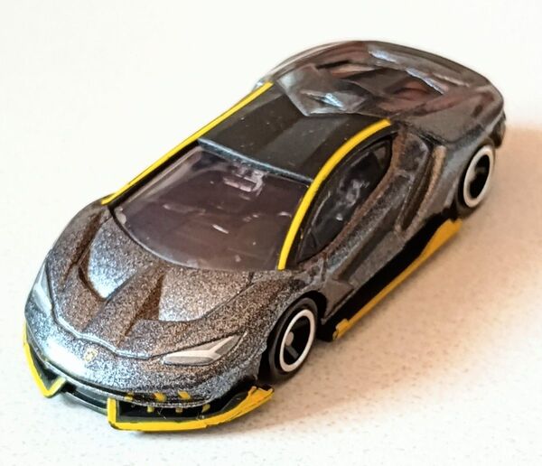 トミカ No.81 ランボルギーニ チェンテナリオ ルース ①
