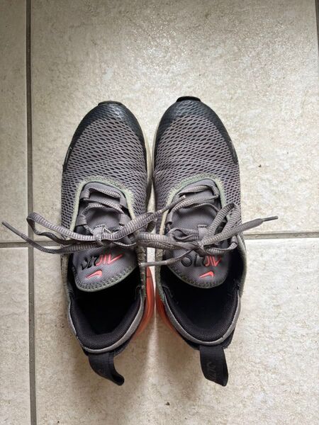 NIKE エアマックス スニーカー