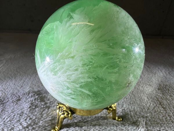1714 エンジェルフェザーフローライト スフィア★台座付き