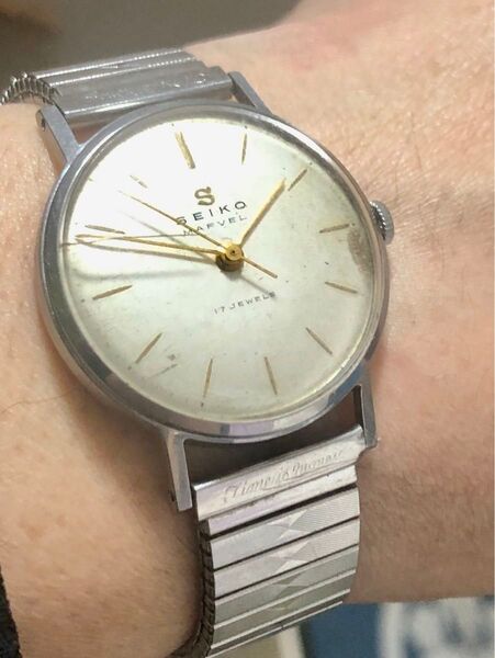 激安アンティークSマークSEIKO MARVEL 17JEWELS 腕時計 70年ほど昔のアンティーク 骨董品レベル 今日だけ値下
