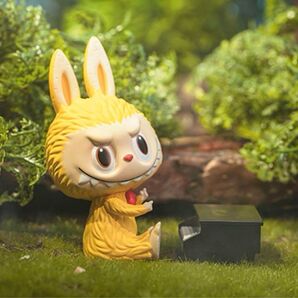 The Monster Carnival LABUBUフィギュア