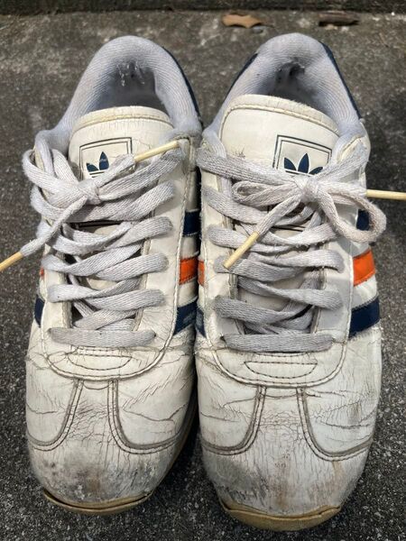 adidasスニーカー