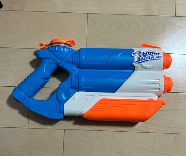 Nerf Super Soaker 水鉄砲