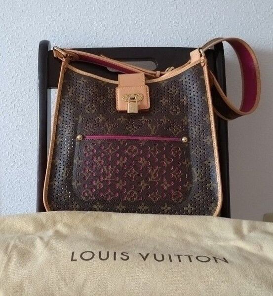 LOUIS VUITTON モノグラムペルフォ 新品
