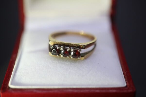 ビンテージ 英国 イギリス 天然 ガーネット ゴールド 9CT 指輪 リング 純金率 375 J192