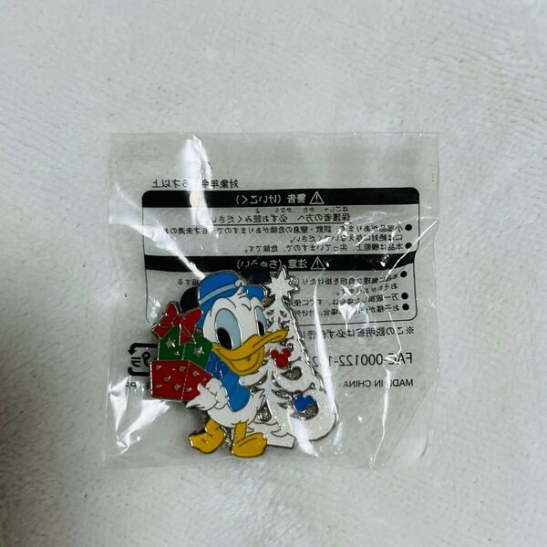 15周年 ディズニーシー ドナルド ピンバッジ クリスマス