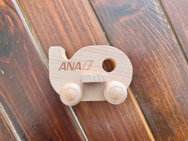 ANA 木製 飛行機 おもちゃ 機内