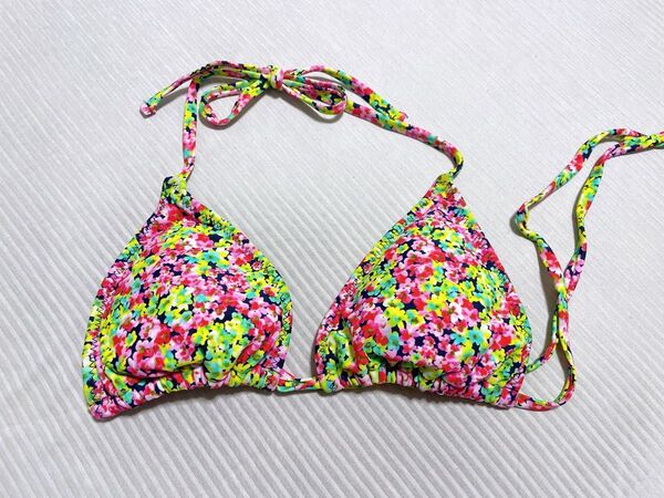 新品未使用 forever21 ビキニトップ Sサイズ
