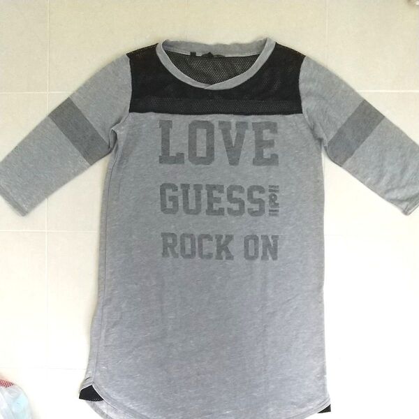 クーポン得! GUESS ゲス SからМ向き メッシュ 5分袖 チュニック ワンピース ラインストーン グレー 春夏 Tシャツ
