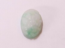 新品未使用 翡翠 表面に花のカットが入った オーバルカボション 天然石 ルース 20×14ｍｍ 17.5ct_画像1